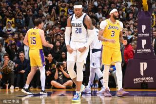 参赛者们在 参赛者们在