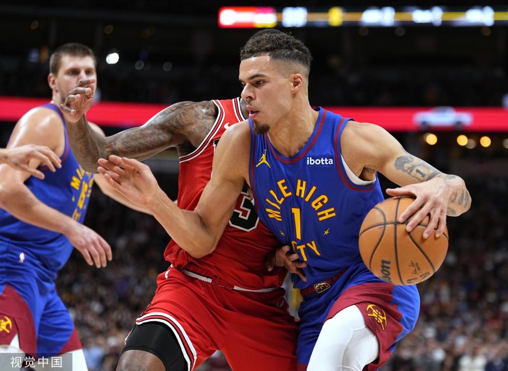 在激烈竞争 在激烈竞争