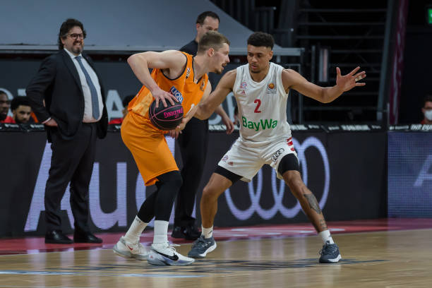 任意球机会 任意球机会